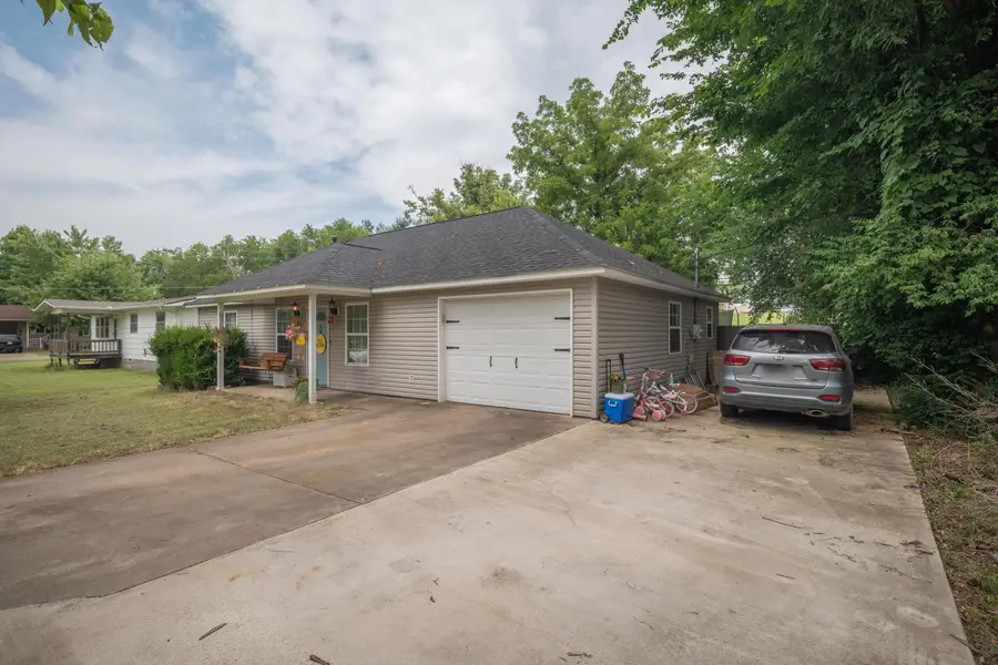 603 S Spring Street, Grove, OK 74344 - Image #2
