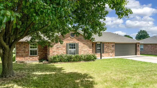 403 E 10th Street, Grove, OK 74344