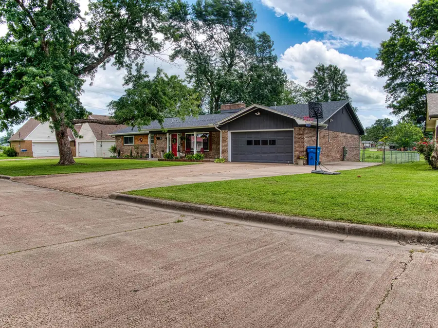 1510 15th Ave Ne, Miami, OK 74354 - #3