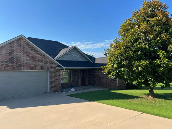 1704 Estates Drive, Grove, OK 74344