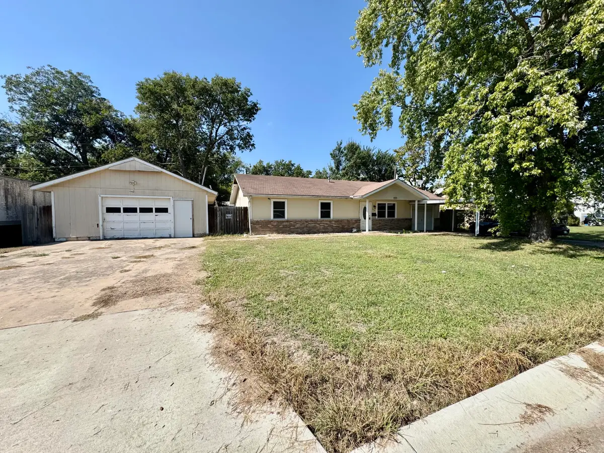 616 D Street, Miami, OK 74354 - #1