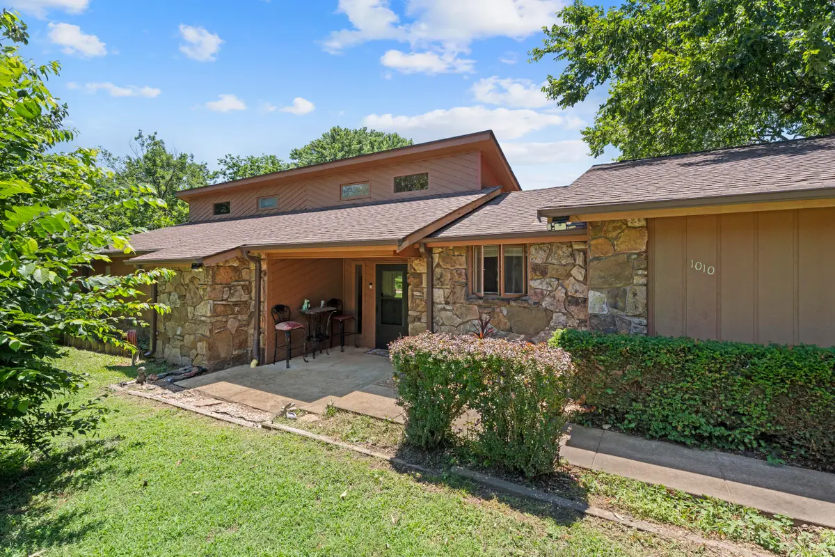 1010 S Sycamore Drive, Grove, OK 74344 - #1