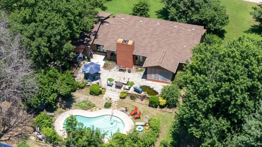 1010 S Sycamore Drive, Grove, OK 74344 - #2