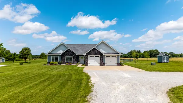 63414 E 300 Road, Grove, OK 74344
