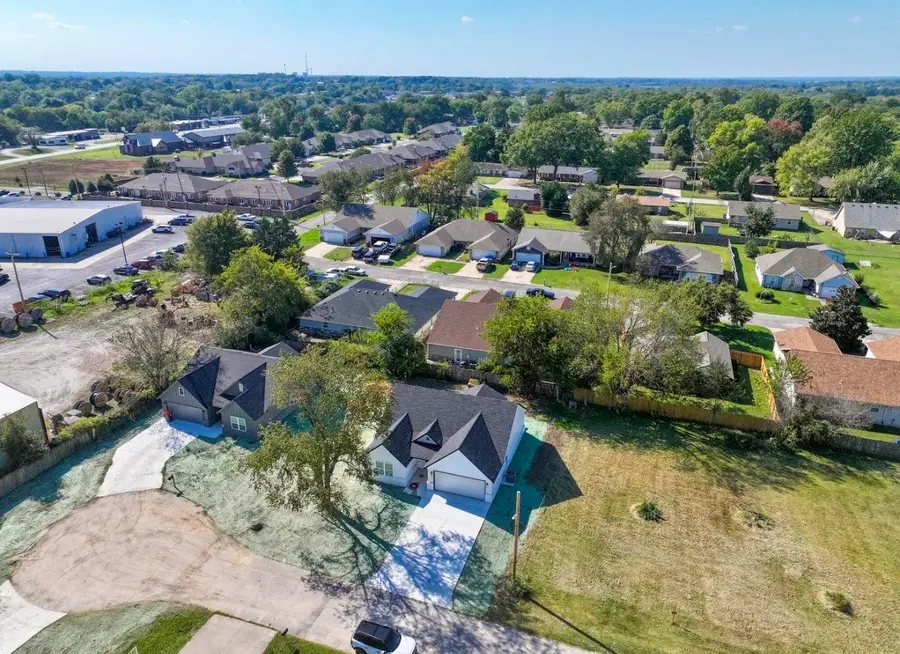 104 Zachary Drive, Grove, OK 74344 - #3