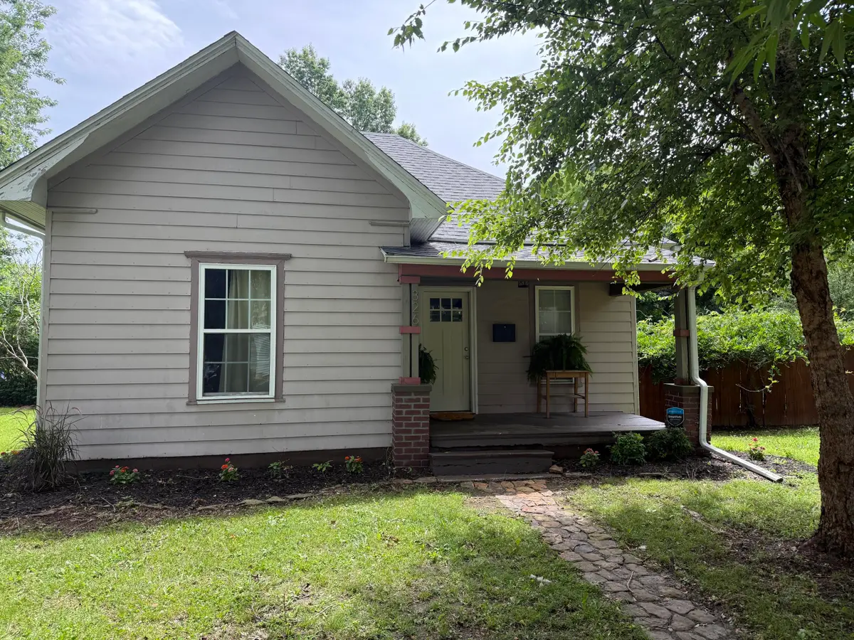 326 E St Nw, Miami, OK 74354 - #1