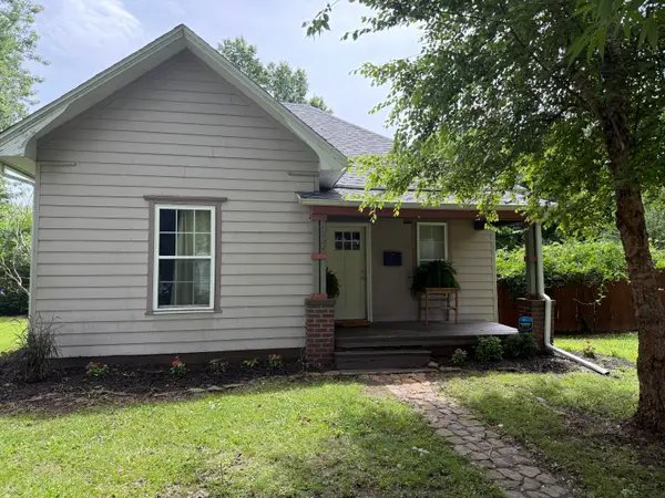 326 E St Nw, Miami, OK 74354