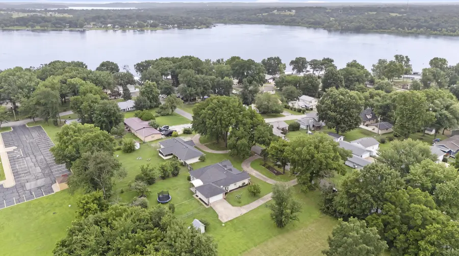 602 N 21st Street, Grove, OK 74344 - #3