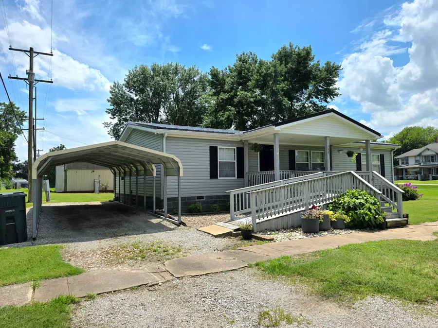 155 W 5th Avenue, Welch, OK 74369 - #2