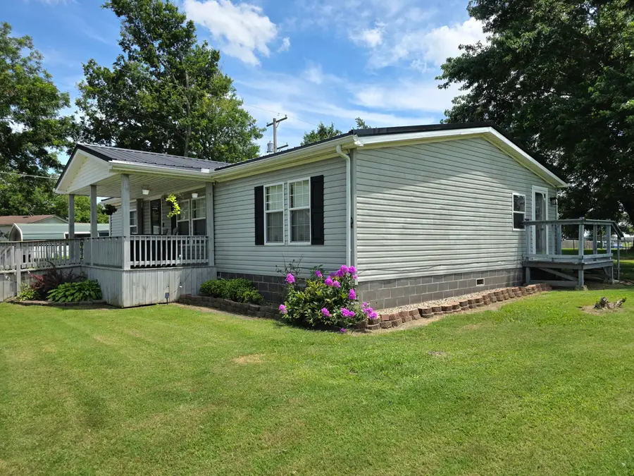 155 W 5th Avenue, Welch, OK 74369 - #3