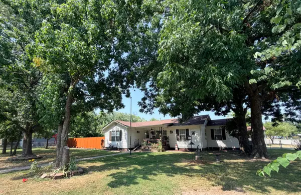 300 Mcbee Street, Commerce, OK 74339