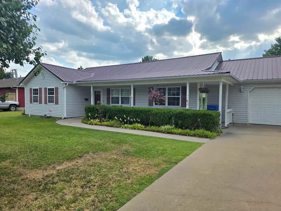 1329 B Street, Miami, OK 74354 - #2