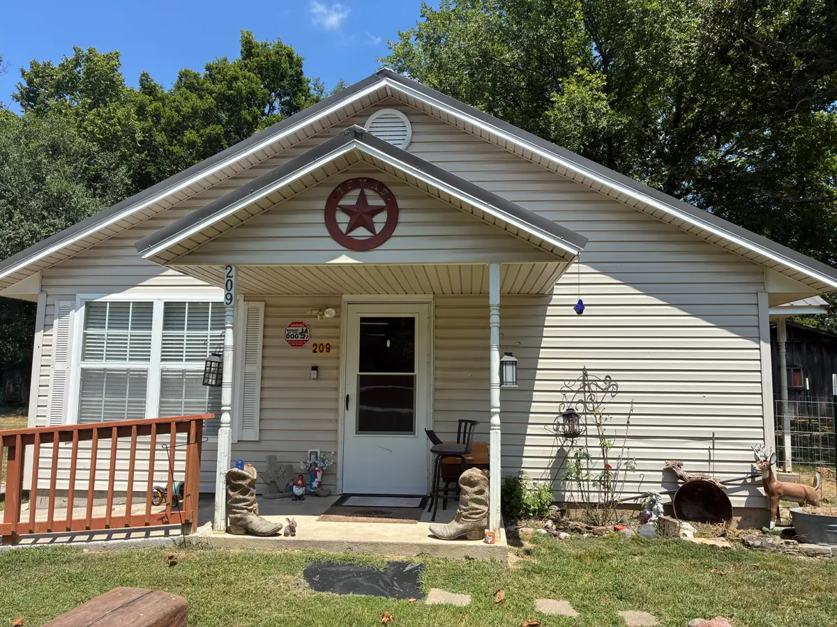 209 W Gray, Jay, OK 74346 - #1