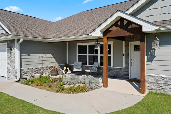 61500 E 266 Road, Grove, OK 74344