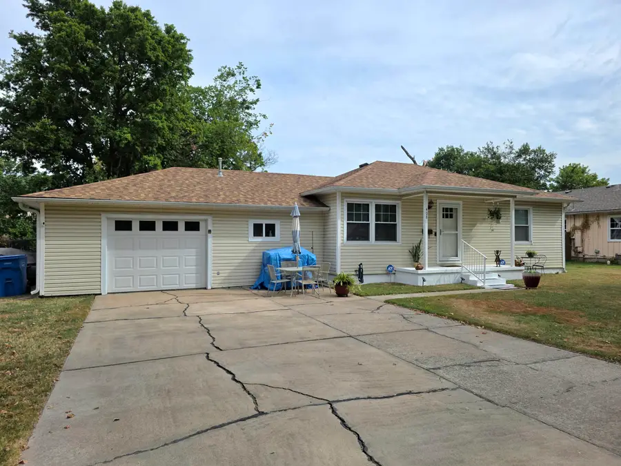 408 Circle Drive, Miami, OK 74354 - #2