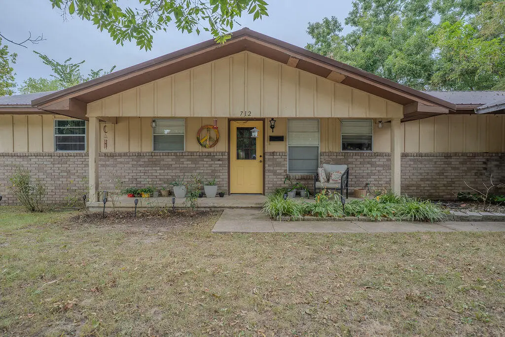 712 A Street, Miami, OK 74354 - #1