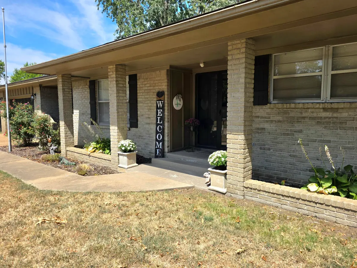 1019 16th Avenue, Miami, OK 74354 - #1