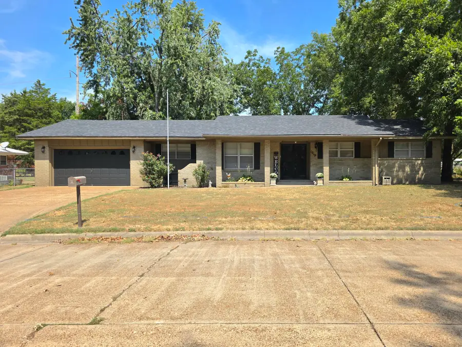 1019 16th Avenue, Miami, OK 74354 - #3