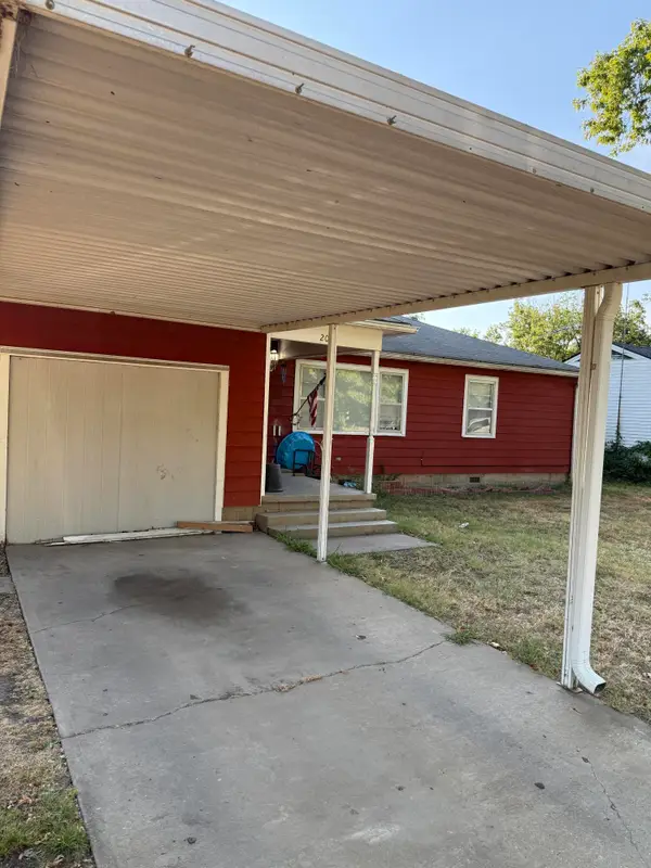 2024 C St Ne, Miami, OK 74354