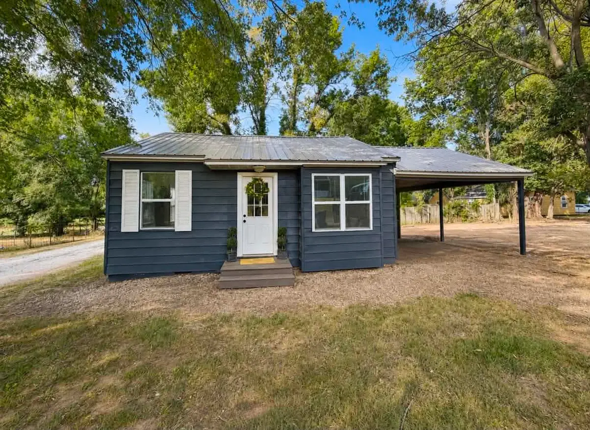716 W Sequoyah Avenue, Vinita, OK 74301 - #1