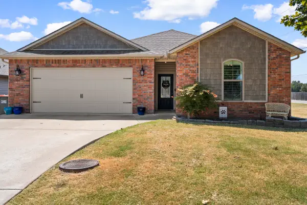 1508 W 11th Street, Grove, OK 74344