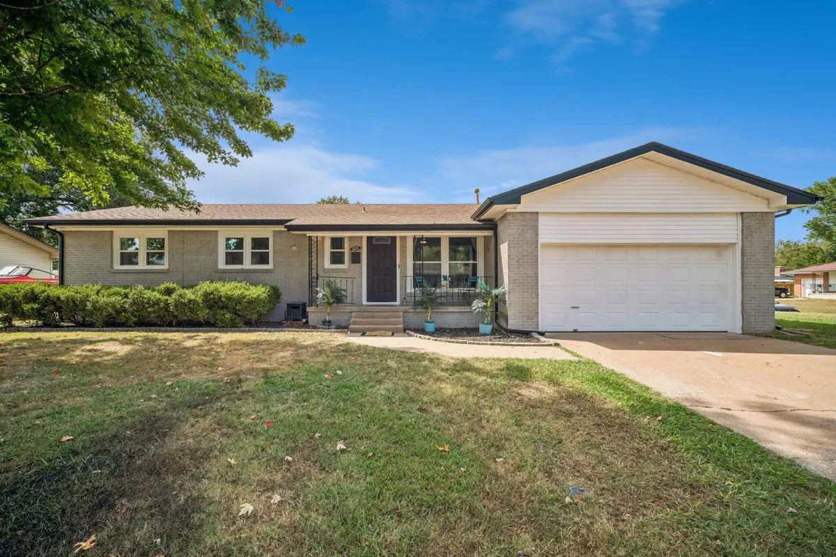 605 S Thompson Street, Vinita, OK 74301 - #1