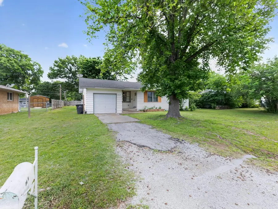 3618 Henrietta Avenue, Bartlesville, OK 74006 - #3