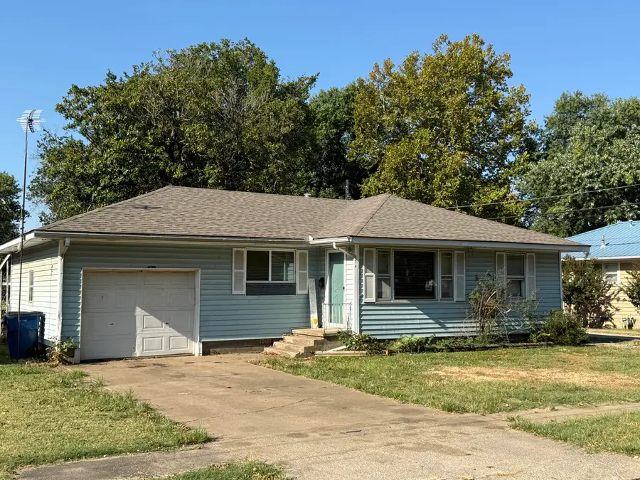 313 W Excelsior Avenue, Vinita, OK 74301 - #3