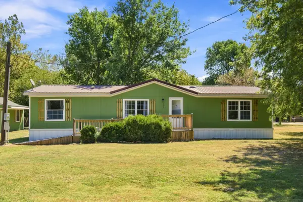 296 S Pine Street, Big Cabin, OK 74332