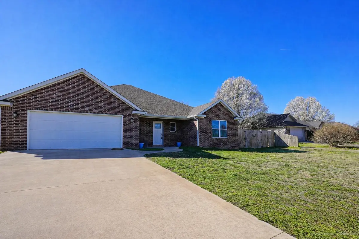 804 E 7th Street, Grove, OK 74344 - #1