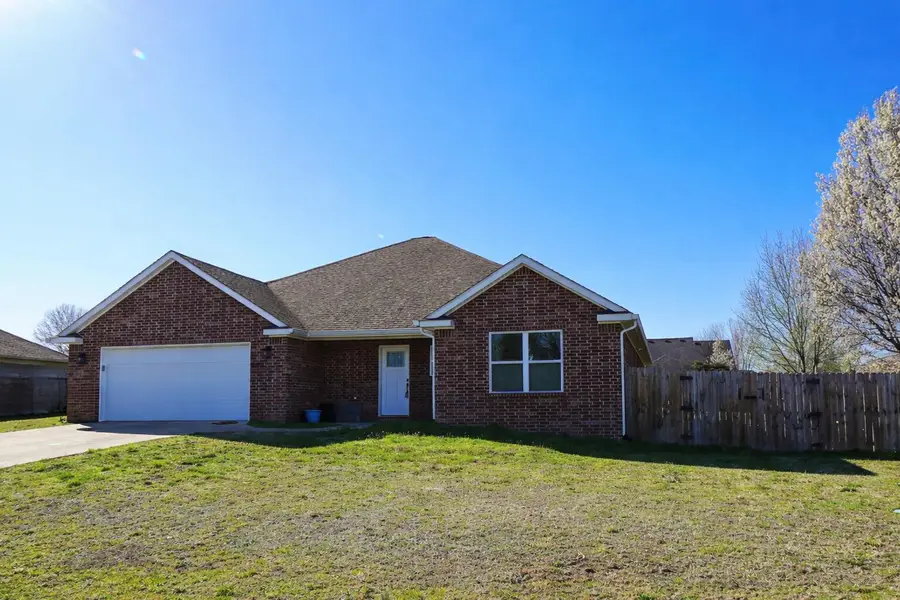 804 E 7th Street, Grove, OK 74344 - #3