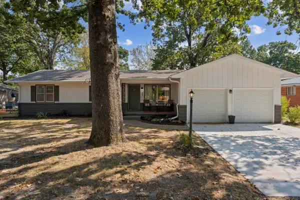 22 E 15th Street, Grove, OK 74344