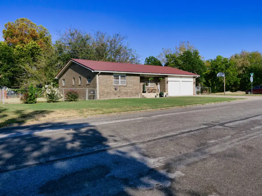 631 N Street, Miami, OK 74354 - #3
