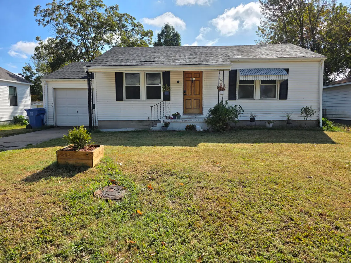 816 E E, Miami, OK 74354 - #1