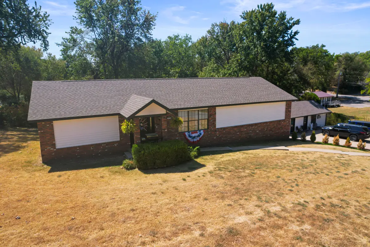 310 W 4th Street, Grove, OK 74344 - #1