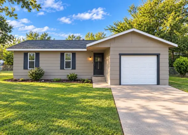406 Christy Court, Grove, OK 74344