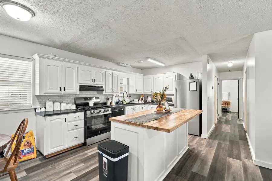 501 E St, Miami, OK 74354 - #2