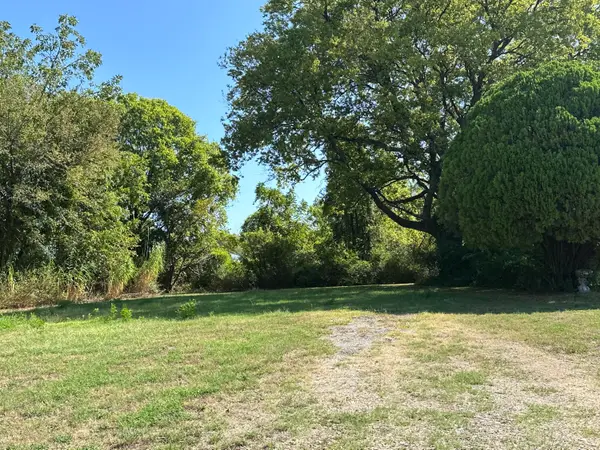 10621 Lakeshore Drive, Grove, OK 74344