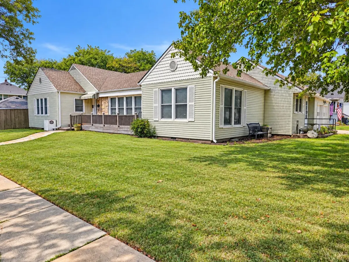 402 2nd Avenue, Miami, OK 74354 - #1