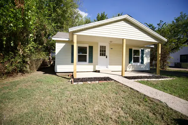 509 S Broadway Street, Grove, OK 74344