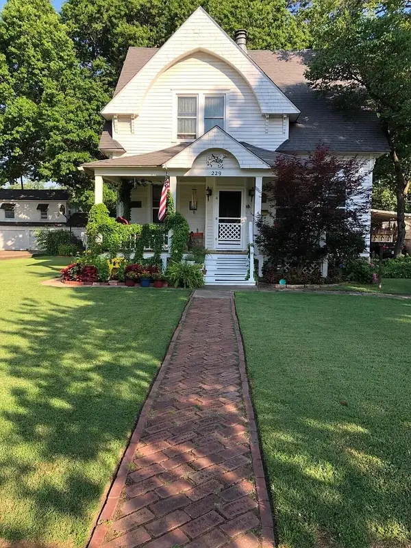 229 S Smith Street, Vinita, OK 74301