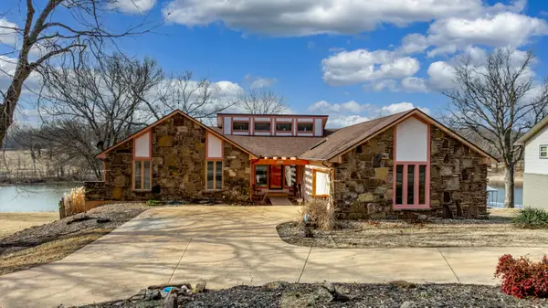 1513 Carey Drive, Grove, OK 74344