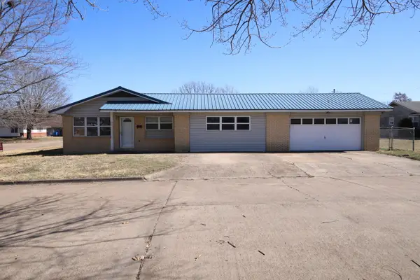 1128 D Street, Miami, OK 74354