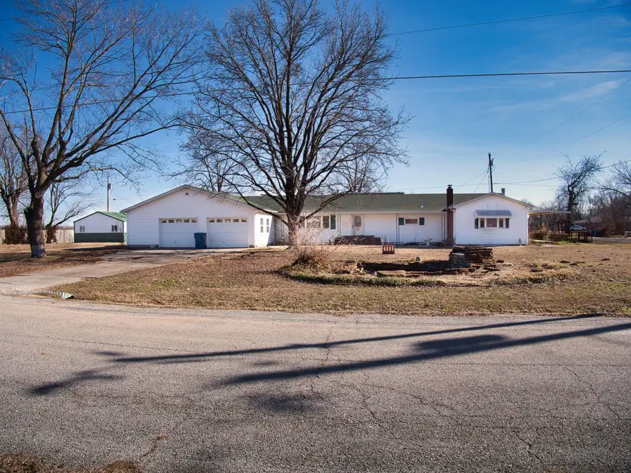 301 E Church Avenue, Fairland, OK 74343 - #2