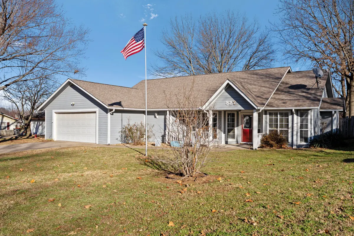 827 Apple Drive, Grove, OK 74344 - Image #1