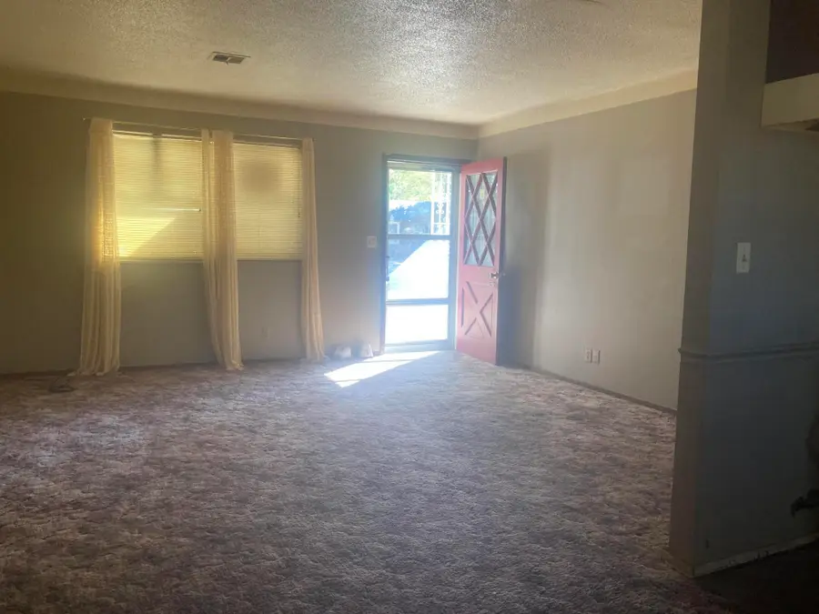 712 C St Se, Miami, OK 74354 - #3