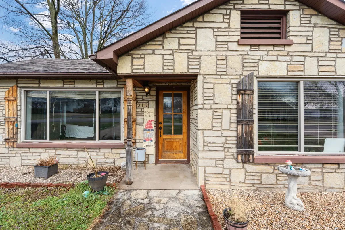 215 E 7th Street, Grove, OK 74344 - #1