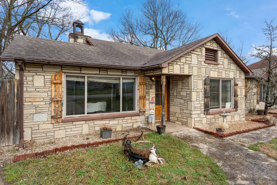 215 E 7th Street, Grove, OK 74344 - #2
