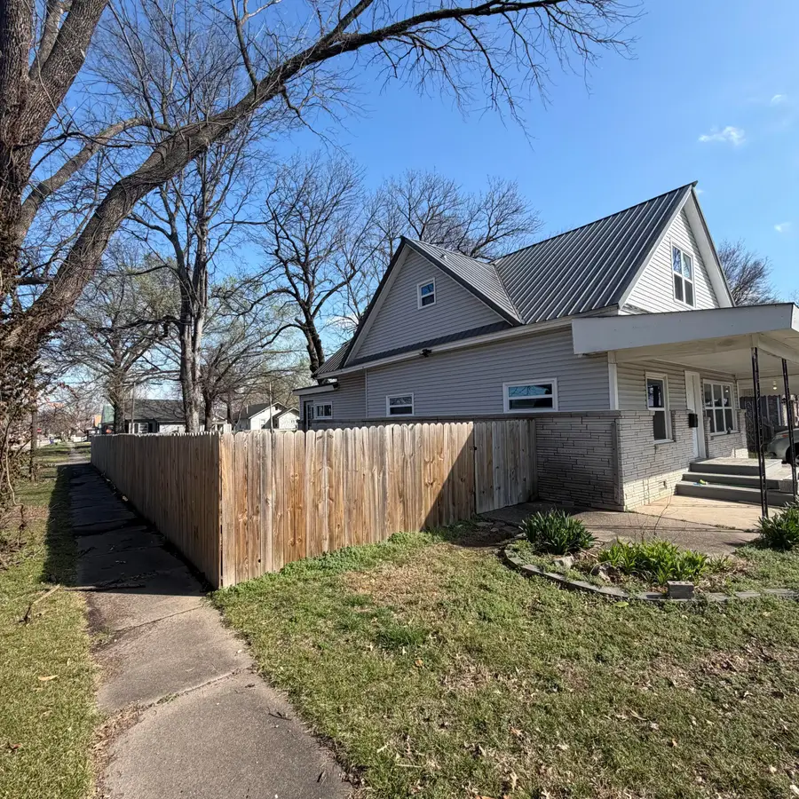 34 F Street, Miami, OK 74354 - #2