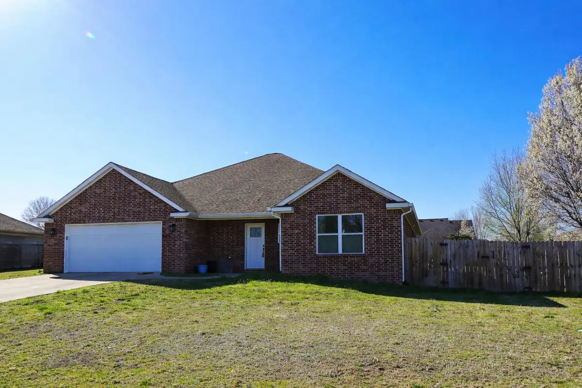 804 E 7th Street, Grove, OK 74344 - #1
